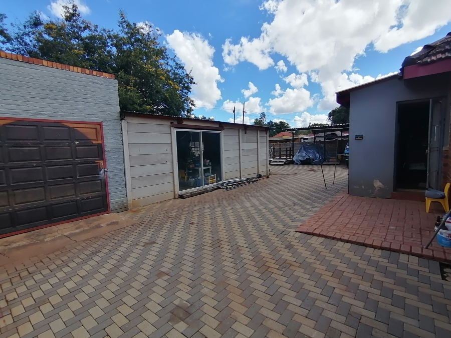 4 Bedroom Property for Sale in Stilfontein Ext 4 North West